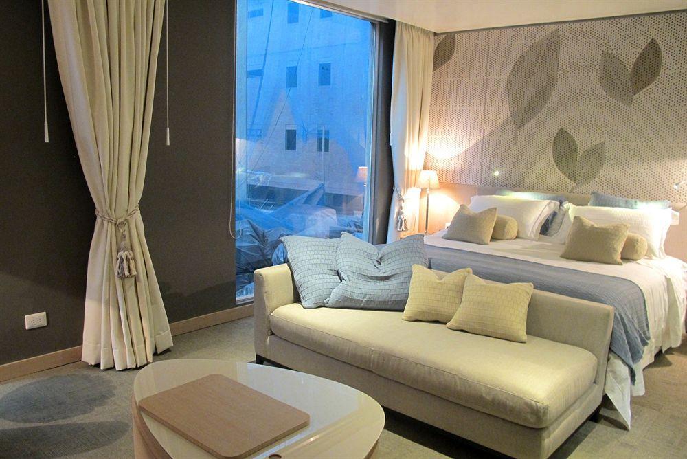 Nh Collection Bogota Terra 100 Royal Hotel Kültér fotó A room at the Mandarin Oriental, Barcelona