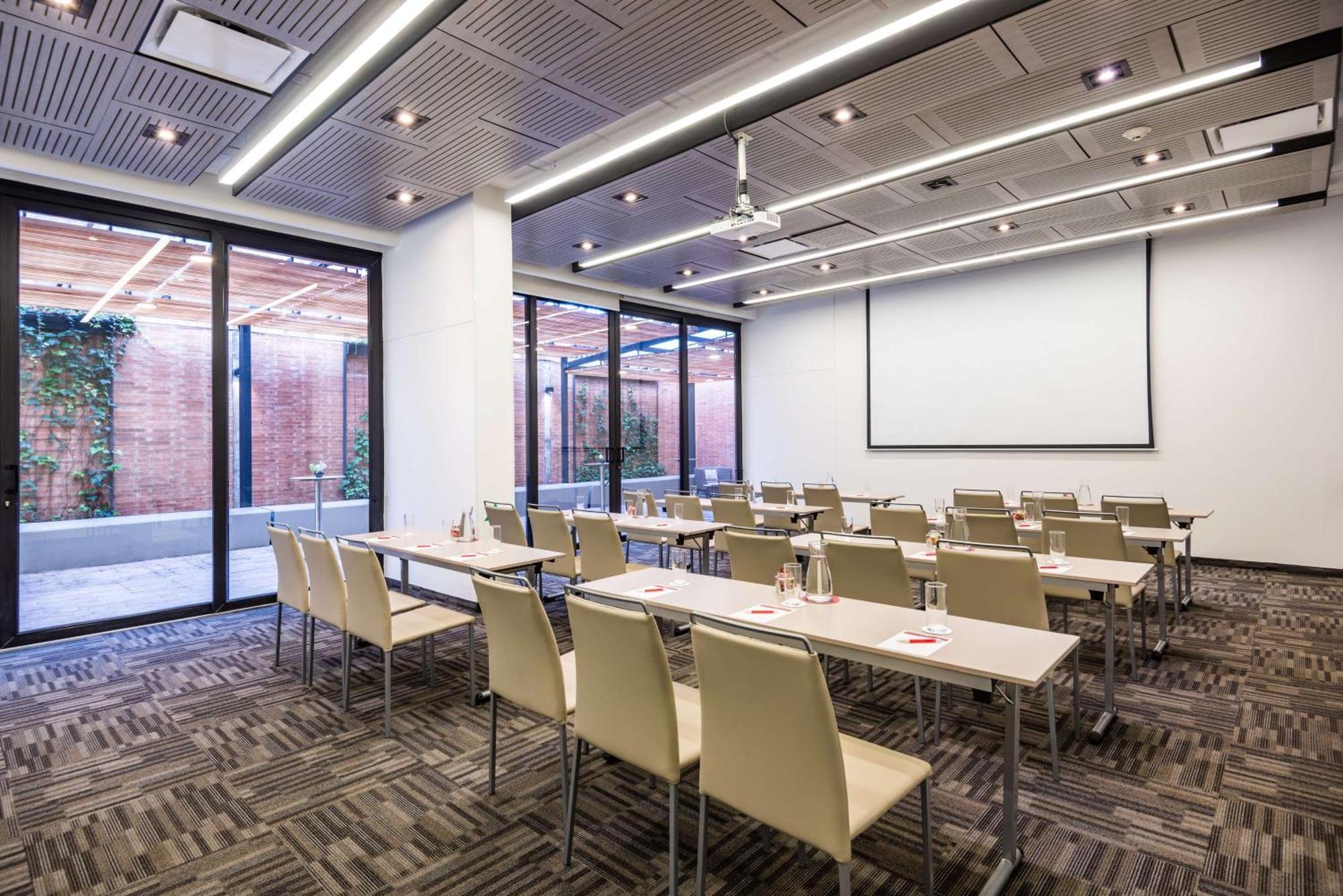 Nh Collection Bogota Terra 100 Royal Hotel Kültér fotó Meeting room