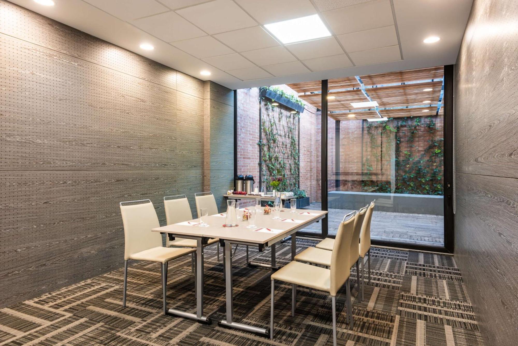 Nh Collection Bogota Terra 100 Royal Hotel Kültér fotó Meeting room