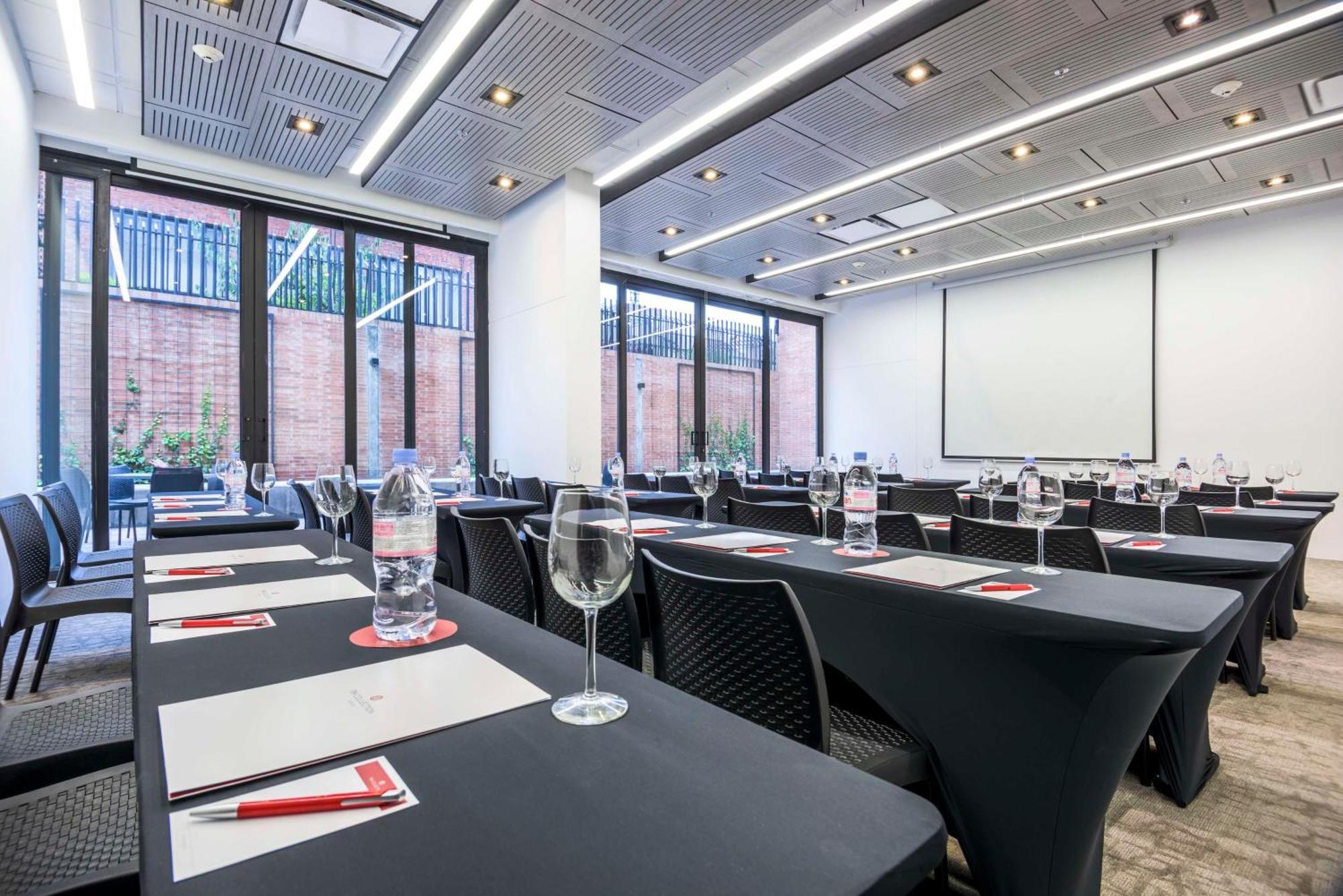Nh Collection Bogota Terra 100 Royal Hotel Kültér fotó Meeting room